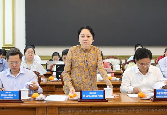 Giám đốc Sở An toàn thực phẩm TPHCM Phạm Khánh Phong Lan báo cáo 