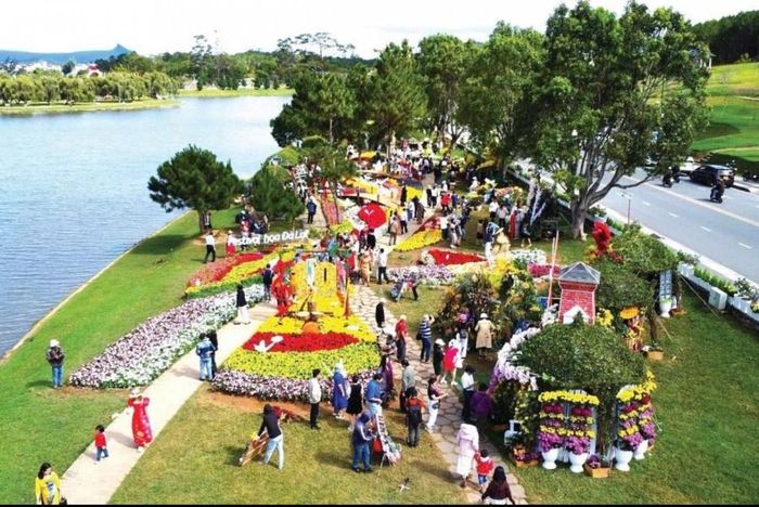 Công tác chuẩn bị cho các hoạt động hưởng ứng Festival Hoa Đà Lạt lần thứ XI đang được triển khai tại nhiều địa phương