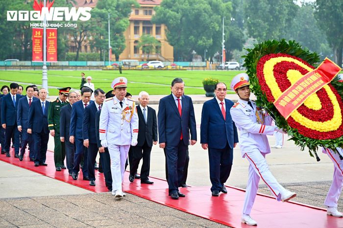 Tổng Bí thư, Chủ tịch nước Tô Lâm, Thủ tướng Lê Minh Hưng, Chủ tịch Quốc hội Trần Thanh Mẫn, Thường trực Ban Bí thư Trần Cẩm Tú dự lễ viếng.