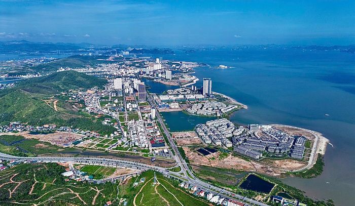 Một góc không gian thành phố Quảng Ninh. (Ảnh: Thanh Tùng)