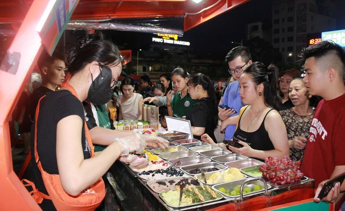 Phát huy giá trị ẩm thực vì vậy không đơn thuần đáp ứng nhu cầu thưởng thức của người dân, du khách mà còn góp phần bảo tồn, lan tỏa giá trị văn hóa truyền thống, tạo sản phẩm du lịch đặc sắc, thúc đẩy kinh tế ban đêm và quảng bá hình ảnh Hải Phòng.