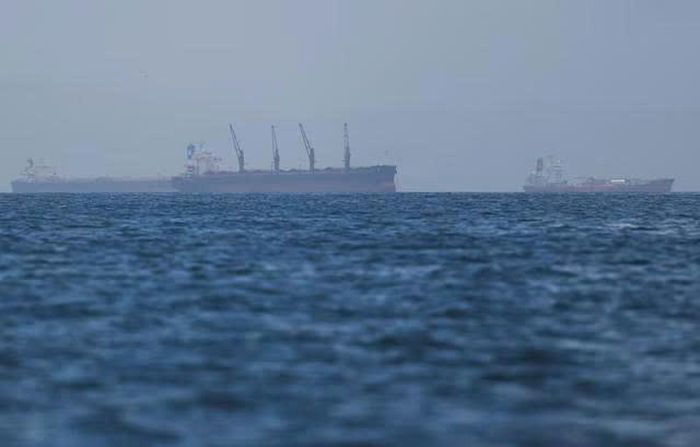 Các tàu chở dầu neo đậu ngoài khơi Venezuela. Ảnh: Reuters