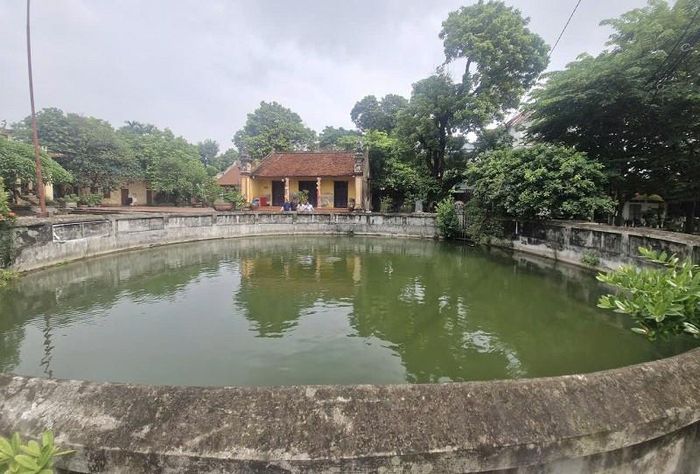 Giếng làng ở thôn Vạn Điểm, xã Phú Xuyên luôn gắn bó mật thiết với đời sống, sinh hoạt văn hoá của người dân. Ảnh: PV