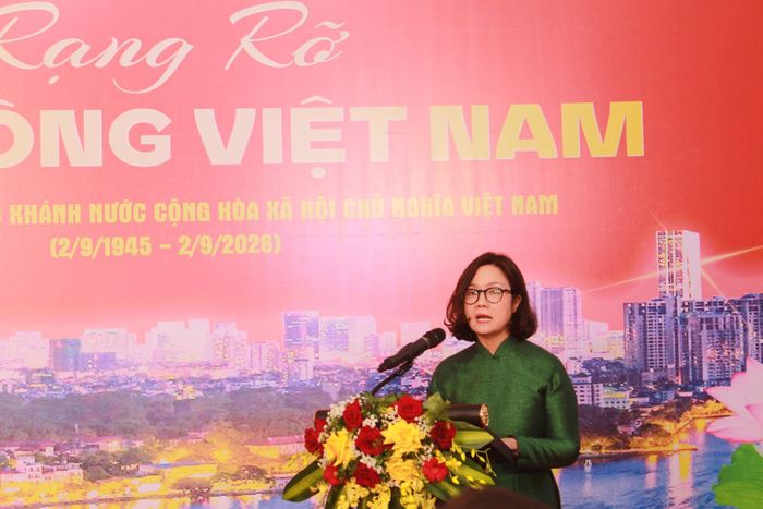 Phó Giám đốc Sở Văn hóa, Thể thao và Du lịch Hà Nội Lê Thị Ánh Mai phát biểu khai mạc. Ảnh: V.G