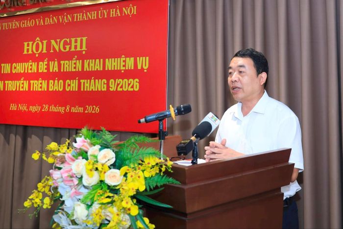 Phó Trưởng ban Tuyên giáo và Dân vận Thành ủy Đào Xuân Dũng phát biểu tại hội nghị. Ảnh: Quang Thái