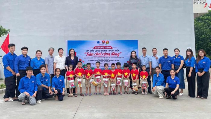 Đoàn Thanh niên xã Ngọc Hồi ra mắt Công trình thanh niên "Sân chơi cộng đồng". Ảnh: Cơ sở
