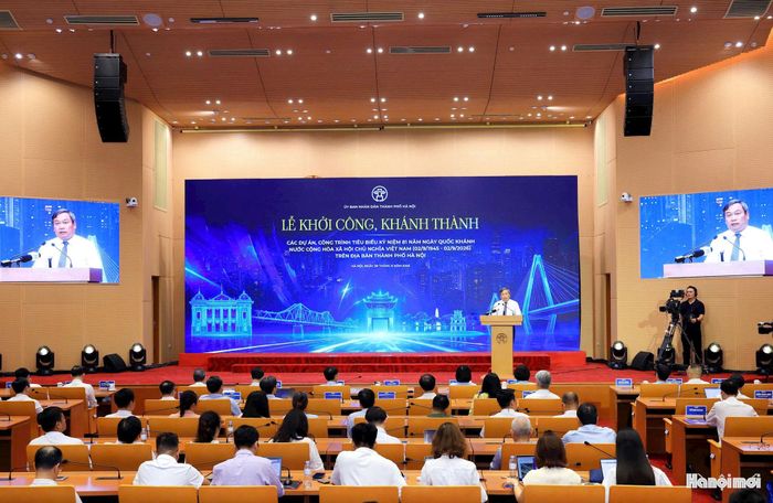 Chủ tịch UBND thành phố Hà Nội Vũ Đại Thắng phát biểu tại buổi lễ. Ảnh: Viết Thành