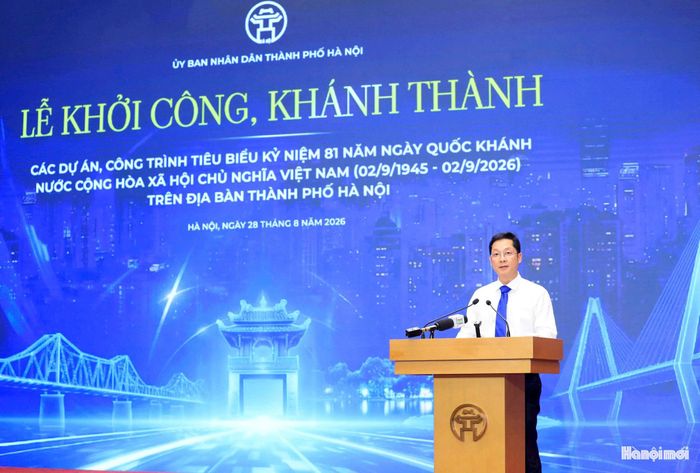 Giám đốc Sở Tài chính Nguyễn Ngọc Tú phát biểu tại buổi lễ. Ảnh: Viết Thành