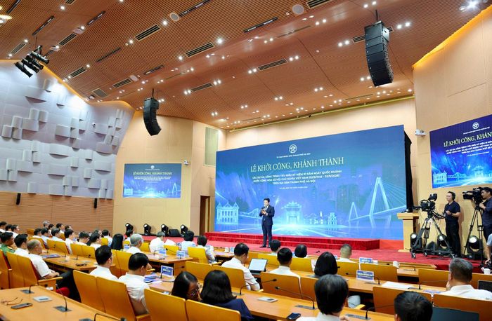 UBND thành phố Hà Nội tổ chức Lễ khởi công, khánh thành các dự án, công trình tiêu biểu. Ảnh: Viết Thành