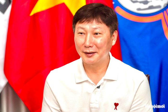 HLV Kim Sang-sik đánh giá cao tuyển Thái Lan. Ảnh: Hoàng Minh