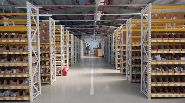 Bên trong một kho phụ tùng ô tô của Carpla. Ảnh: PV