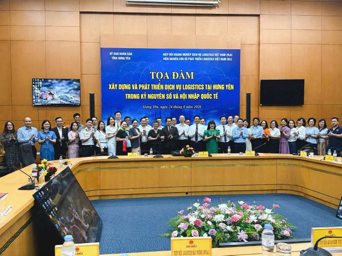 Các đại biểu tham dự tọa đàm.Ảnh: Huyền Bích