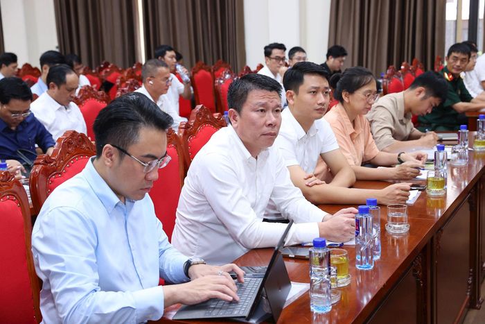 Đại diện các doanh nghiệp tham gia hội nghị đối thoại. Ảnh: Thanh Hà