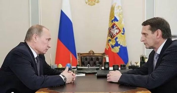 Ông Naryshkin sau đó xác nhận cuộc gặp, đồng thời cho biết 2 bên đã thảo luận một số vấn đề "khá nhạy cảm và đặc biệt" thuộc thẩm quyền của các cơ quan tình báo.
