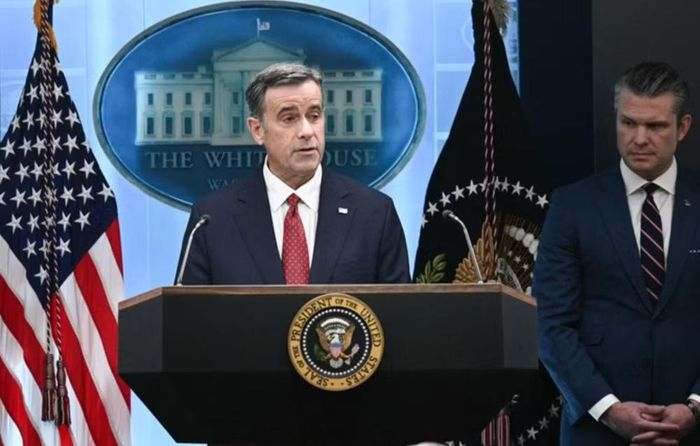 Những tuyên bố của ông Trump được đưa ra sau khi xuất hiện thông tin cho rằng ông Ratcliffe tới Moscow để cảnh báo Nga không tiến hành bất kỳ cuộc tập kích nào nhằm vào lãnh thổ một quốc gia thành viên NATO.