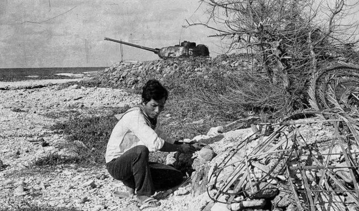 T-34-85 có một số ưu điểm phù hợp với nhiệm vụ này. Thiết kế tương đối cơ động, hệ thống kỹ thuật đã được sử dụng rộng rãi và có kinh nghiệm vận hành ở nhiều quốc gia. Việc huấn luyện trên một dòng xe tăng phổ biến cũng giúp hình thành đội ngũ kíp xe, thợ kỹ thuật và cán bộ chỉ huy thiết giáp.