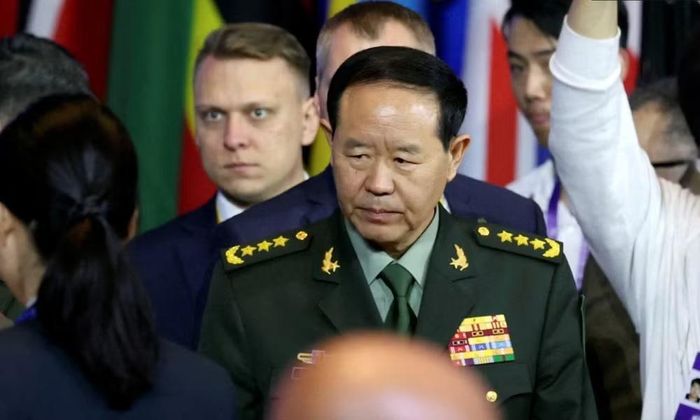 Tướng Lưu Chấn Lập, người gốc Hà Bắc, cũng mang quân hàm thượng tướng. Ông trở thành Ủy viên Quân ủy Trung ương từ năm 2022 và được bổ nhiệm làm Tham mưu trưởng Bộ tham mưu Liên hợp từ năm 2023.