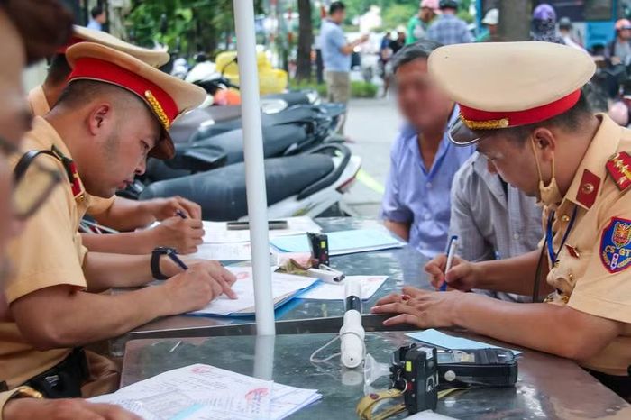 Lực lượng Cảnh sát giao thông sẽ duy trì các chốt kiểm tra "cồn" để đảm bảo an toàn cho người dân