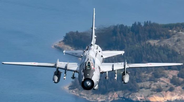 Su-17 vì thế đánh dấu một bước chuyển quan trọng trong quá trình phát triển máy bay chiến đấu của Sukhoi.