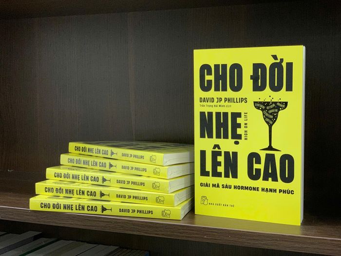  Cuốn sách Cho đời nhẹ lên cao của David JP Phillips. Ảnh: NXB Trẻ. 
