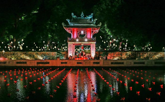  Kiến trúc Việt xưa luôn tìm sự cân bằng giữa con người và thiên nhiên. Ảnh: Lê Hiếu.