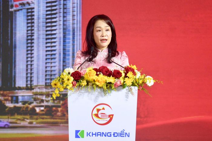  Chia sẻ tại lễ khởi công, bà Mai Trần Thanh Trang, Chủ tịch HĐQT CTCP Đầu tư và Kinh doanh Nhà Khang Điền cho biết việc được tham gia đầu tư xây dựng công trình trên địa bàn thành phố vừa là niềm vinh dự, vừa là trách nhiệm của doanh nghiệp. 