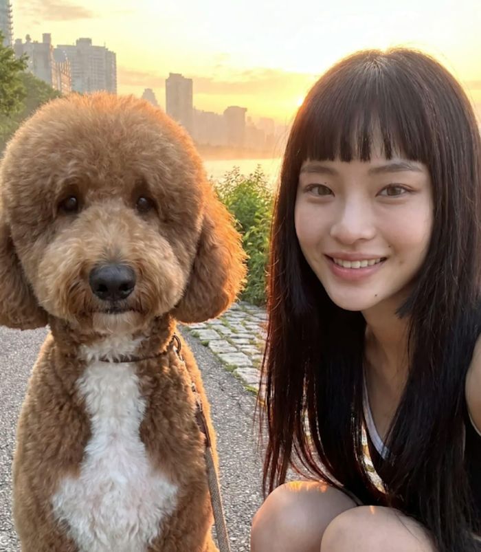 Từ nữ chính trong phim ngắn AI, Fang Taozi có hàng trăm nghìn người theo dõi và bắt đầu kiếm tiền như một influencer. Ảnh: 方桃子/Douyin.
