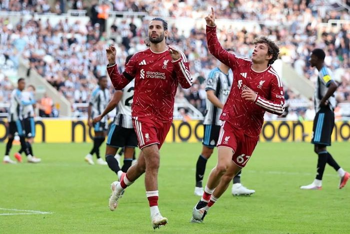 Phải nhờ tới bàn thắng muộn màng, Liverpool mới hòa hú vía Newcastle ở vòng 1