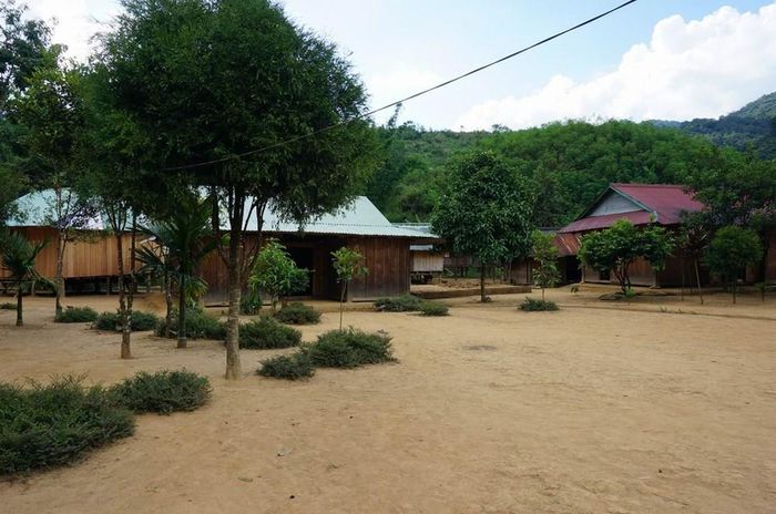 Làng A’ur nổi tiếng là ngôi làng xanh, sạch nơi đại ngàn Trường Sơn