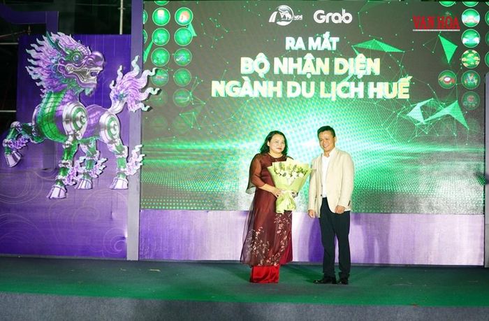 Sở Du lịch TP. Huế và Công ty TNHH Grab ra mắt Bộ nhận diện trải nghiệm sản phẩm và điểm đến đặc trưng của Huế. Ảnh: S.Thùy