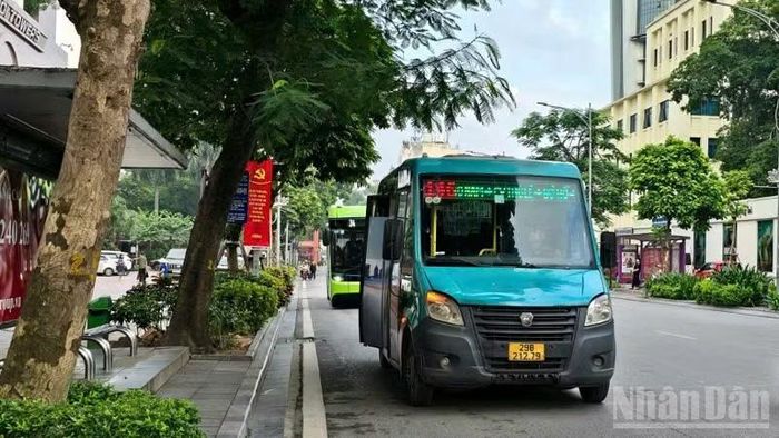 Triển khai vé điện tử liên thông được kỳ vọng tạo thuận lợi cho người dân trong chuyển đổi giữa các phương thức vận tải công cộng.