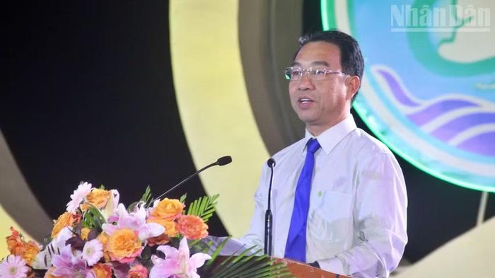Đồng chí Chủ tịch Ủy ban nhân dân Cà Mau Lữ Quang Ngời phát biểu tại buổi lễ. (Ảnh TRỌNG DUY)