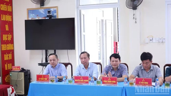 Các đại biểu tham dự buổi làm việc. (Ảnh: H.M)