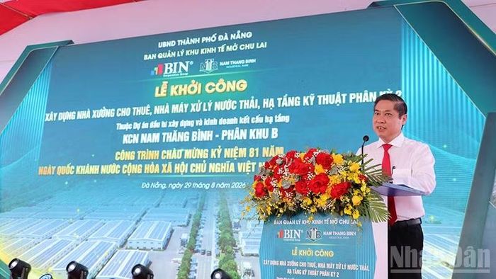 Phó Chủ tịch Ủy ban nhân dân thành phố Đà Nẵng Phan Thái Bình phát biểu tại lễ khởi công. (Ảnh: Anh Quân)