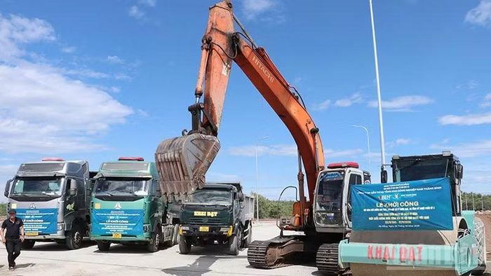 Ba hạng mục thuộc Dự án Khu công nghiệp Nam Thăng Bình - Phân khu B với tổng vốn đầu tư gần 1.100 tỷ đồng. (Ảnh: Anh Quân)