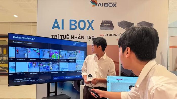 Giới thiệu sản phẩm ứng dụng AI tại Ngày hội Trí tuệ nhân tạo Việt Nam năm 2025. (Ảnh: HÀ LINH)
