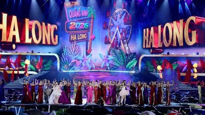 Chương trình Concert “Quảng Ninh – Thành phố rạng rỡ tương lai” thu hút khoảng 100.000 người theo dõi trực tiếp. (Ảnh: Quang Thọ)
