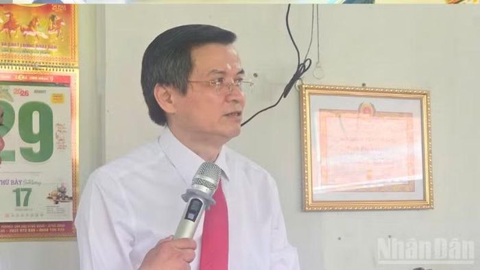 Đồng chí Đoàn Minh Huấn, Ủy viên Bộ Chính trị, Giám đốc Học viện Chính trị quốc gia Hồ Chí Minh phát biểu tại buổi lễ. (Ảnh: VĂN ÚT)