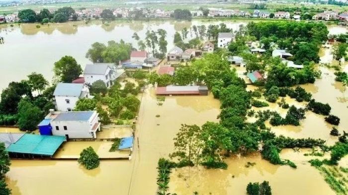 Mực nước sông Cầu tại trạm Lương Phúc đạt 8m, vượt báo động III từ 13 giờ 40 phút ngày 24/8, gây ngập một số khu dân cư tại xã Trung Giã. (Ảnh: TG)