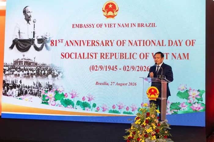 Đại sứ Bùi Văn Nghị phát biểu tại lễ kỷ niệm. (Ảnh: Đại sứ quán Việt Nam tại Brazil cung cấp)