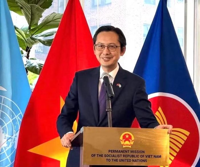  Đại sứ Đỗ Hùng Việt, Trưởng Phái đoàn thường trực Việt Nam tại Liên hợp quốc phát biểu tại buổi lễ. ﻿(Ảnh: Phái đoàn thường trực Việt Nam tại Liên hợp quốc cung cấp) 