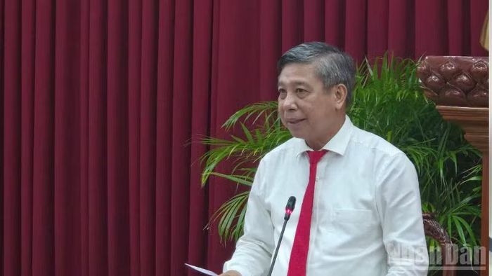 Đồng chí Đồng Văn Thanh, Ủy viên Trung ương Đảng, Phó Bí thư Thường trực Thành ủy, Chủ tịch Hội đồng nhân dân thành phố Cần Thơ phát biểu tại Hội nghị. (Ảnh: VĂN ÚT)