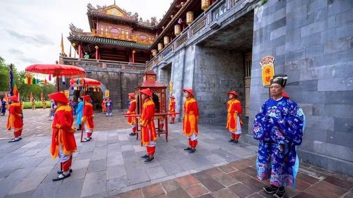 Việc tái hiện Lễ Truyền Lô với ý nghĩa nhằm phục dựng một nghi lễ cung đình đã trở thành dấu ấn của lịch sử.
