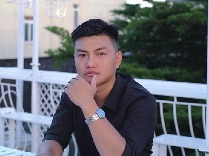 Tại trại sáng tác văn học trong tháng 8 vừa qua, Chu Hoàng Sinh đã kịp hoàn thành tiểu thuyết "Khoảng sương khuất" viết về các cán bộ, chiến sĩ quân đội nhân dân Việt Nam trong thời bình. (Ảnh: CLV)