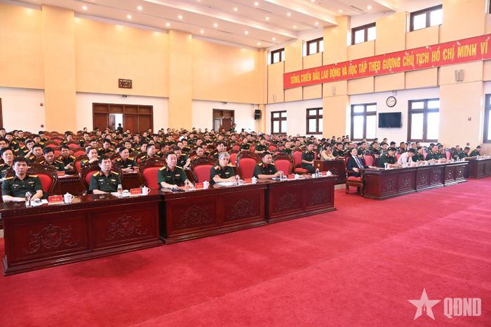 Các đại biểu dự hội nghị.