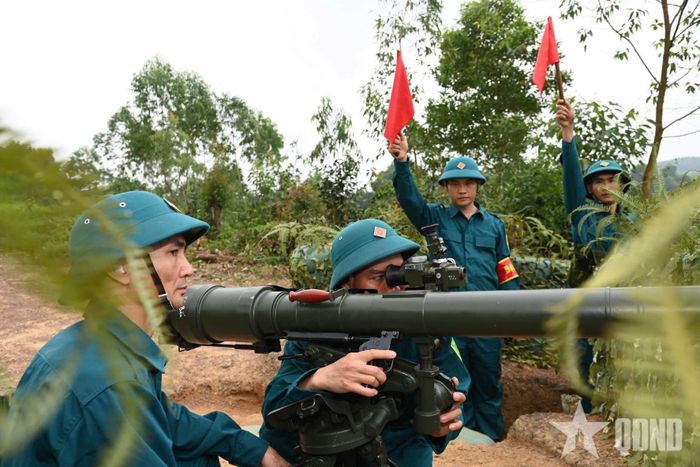 Lực lượng Dân quân tự vệ tỉnh tích cực huấn luyện, làm chủ vũ khí trang bị kỹ thuật, đáp ứng yêu cầu, nhiệm vụ sẵn sàng chiến đấu.