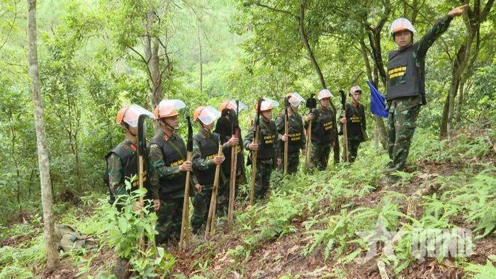  Lực lượng Công binh Bộ CHQS tỉnh Phú Thọ quán triệt nhiệm vụ, triển khai công tác rà phá bom mìn, vật nổ.  