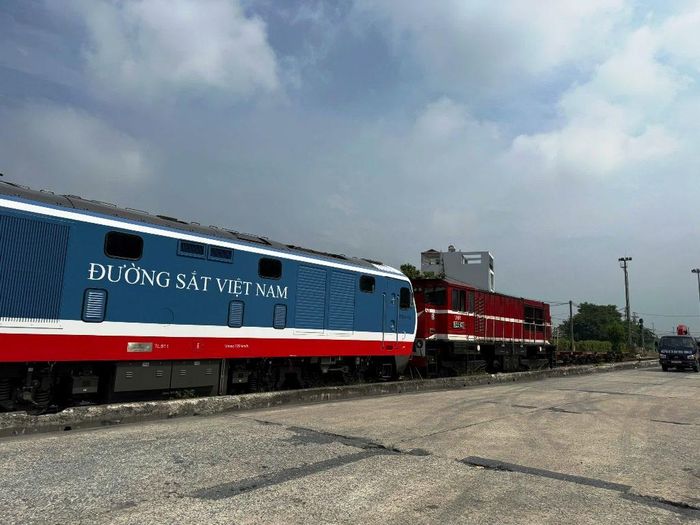  Việc bổ sung đầu máy thế hệ mới giúp ngành đường sắt đáp ứng yêu cầu vận tải ngày càng tăng. Ảnh: VNR  