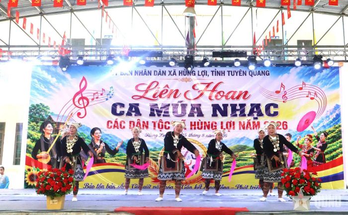 Liên hoan ca múa nhạc các dân tộc xã Hùng Lợi, tỉnh Tuyên Quang chào mừng Quốc khánh 2-9.