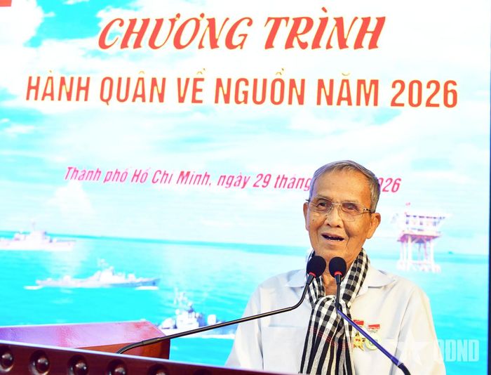 Anh hùng Lực lượng vũ trang nhân dân Võ Văn Em chia sẻ tại chương trình.